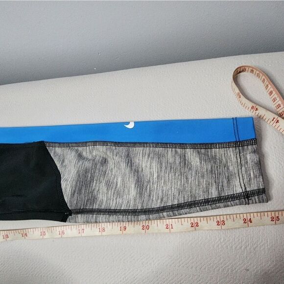 Nike One Mid-Rise Dri-Fit Tight Fit  Leggings Size XS - Picture 4 of 6